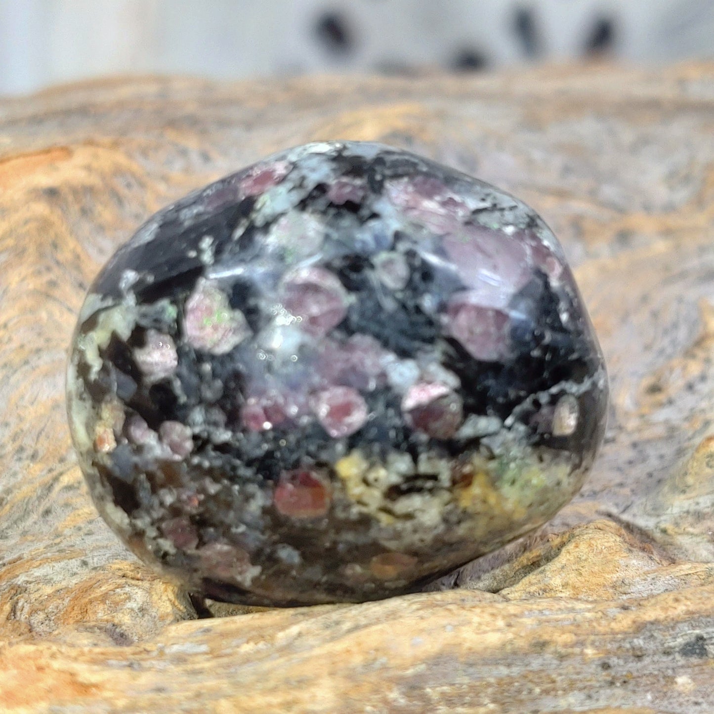 Granat i pyroxenit cuddle stone DSC-4901
