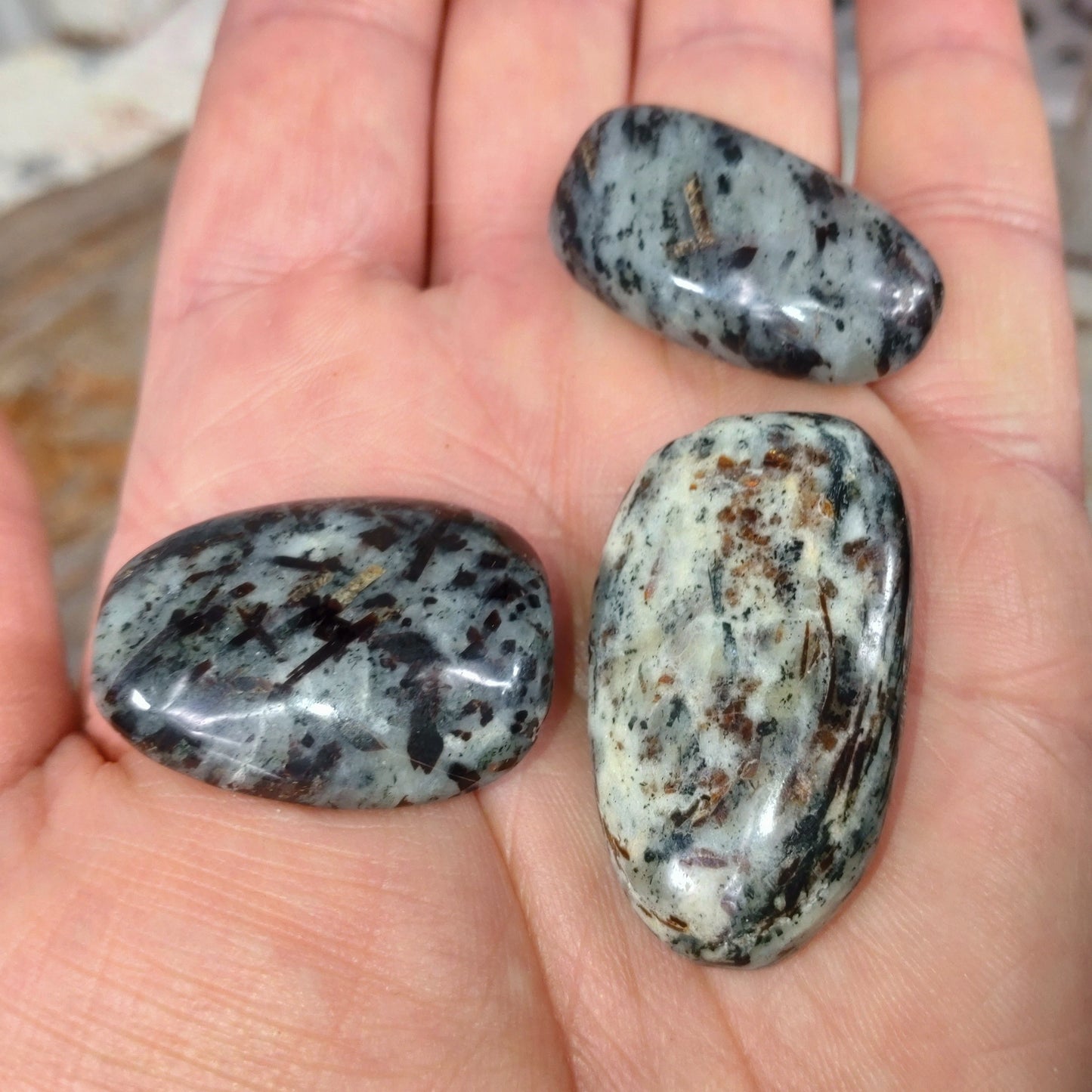 Astrofyllit Healing stone DSC-5025