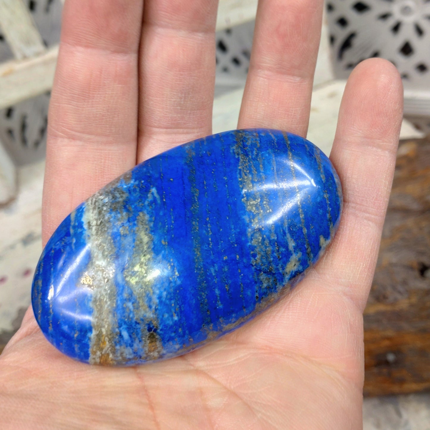 Lapis lazuli Handsten stor med mycket pyrit.
