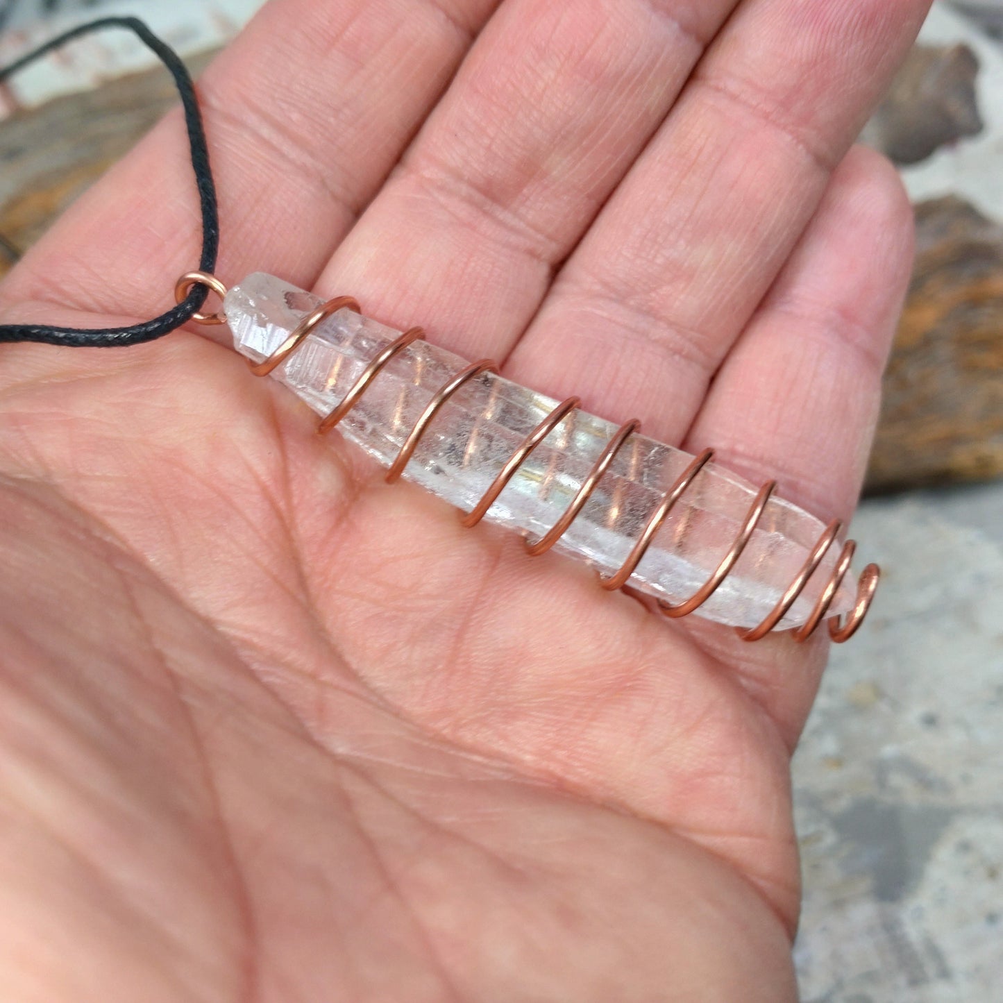 Kraftsmycke ✨ Talisman Lemurianspets i kopparspiral.