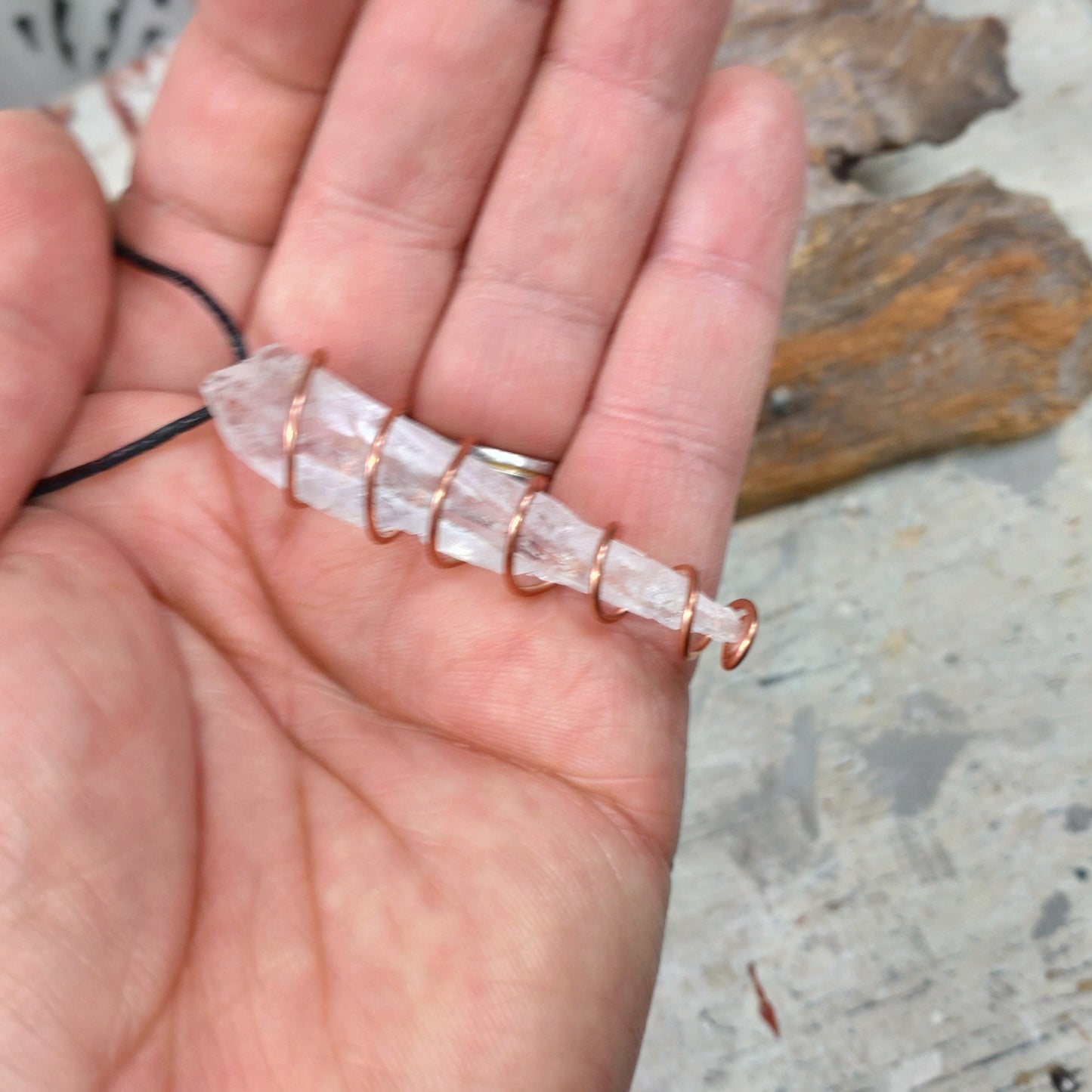 Kraftsmycke ✨ Talisman Lemurianspets i kopparspiral.
