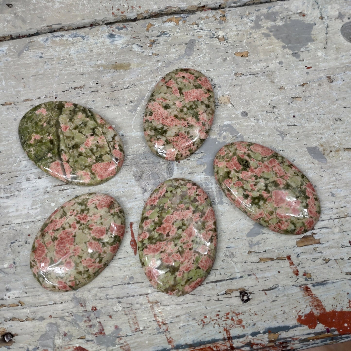 Unakit cabochon