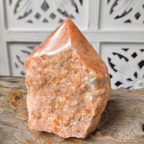 Orkidékalcit, maffiga torn, råa med slipad spets, AAA image0000011137 Torn