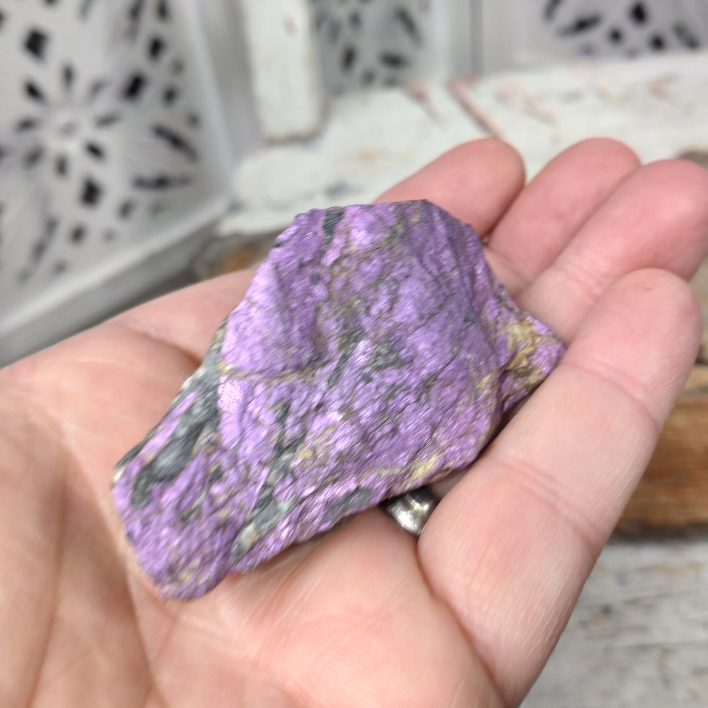 Purpurit Rå, stora bitar.