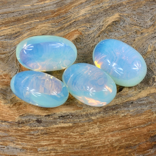 Opalit cuddle stone