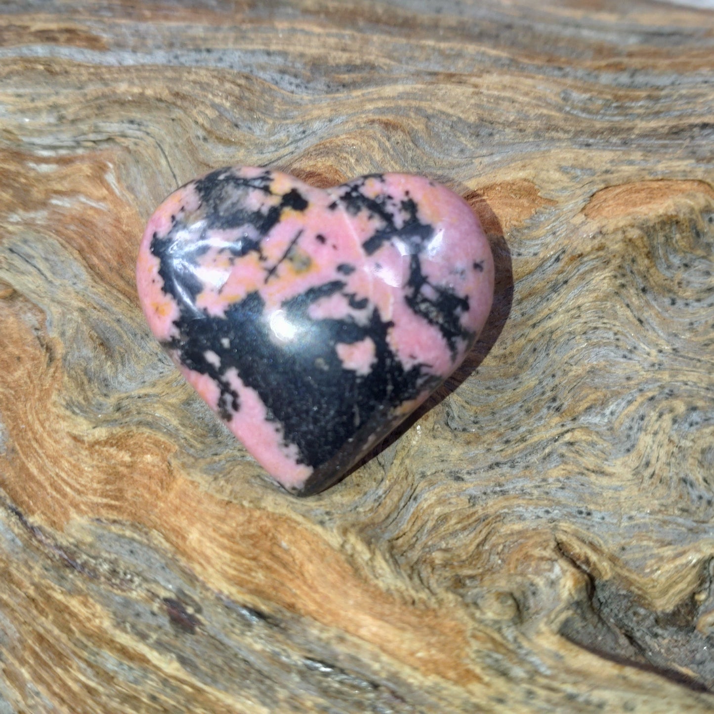 Rhodonit ❤️ hjärta otroligt vackert.