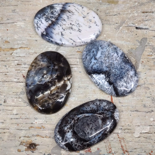 Dendritisk Opal cabochon