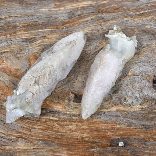 Kalcit spjut ✨ spjutspets kalcit, Dog tooth calcite, Spearhead calcite, specimen från Alberts mountain Losotho.