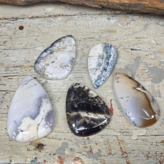 Dendritisk Opal cabochon