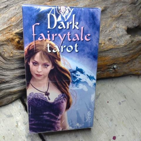 Dark fairytale tarot, Lo Scarabeo Dark_fairy_delad Kort